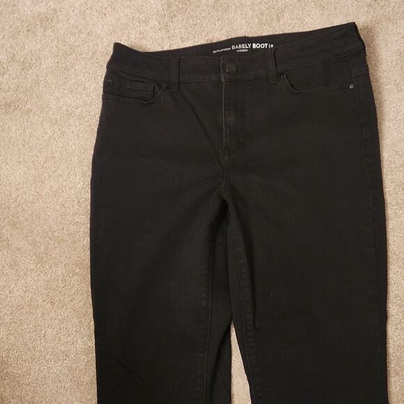 Chico's Barely Bootcut Black Bootcut Jeans Chico's Size 0 Short US 4 Short - Picture 2 of 8